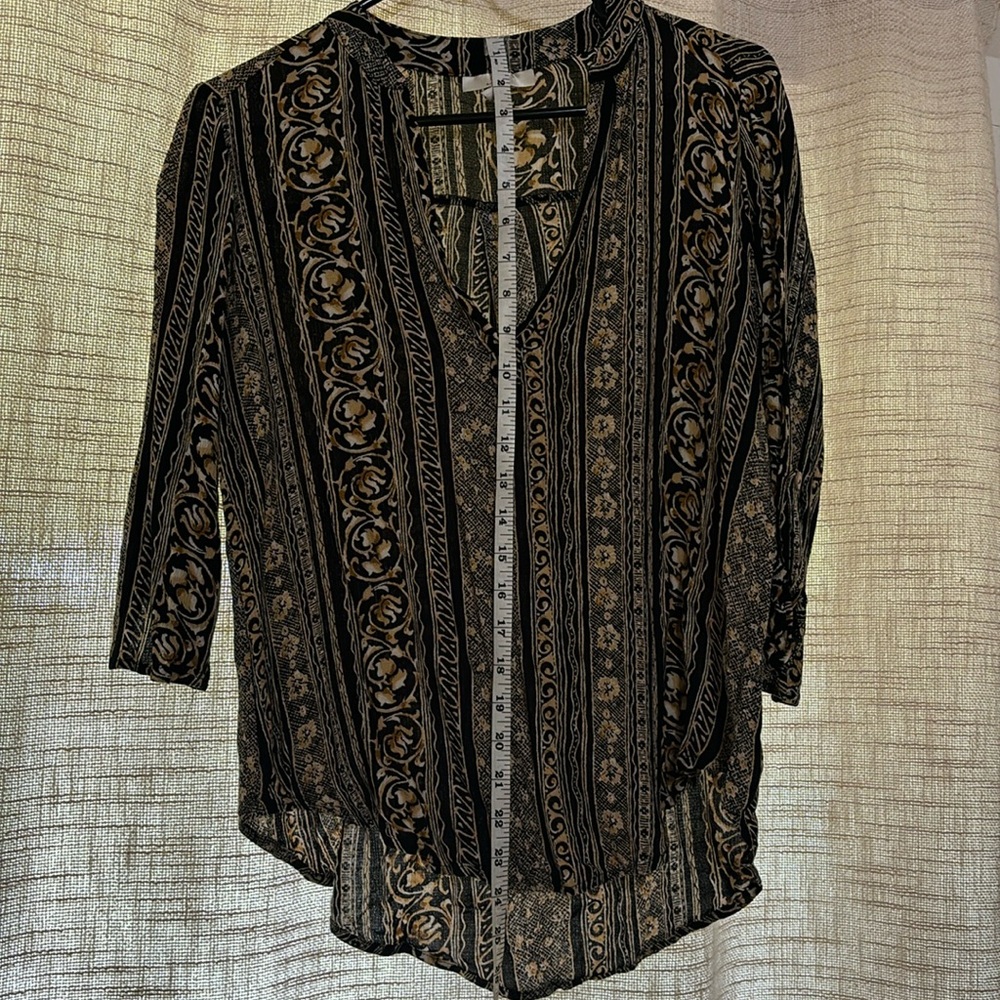 Medium v neck bohemian 3/4 sleeve blouse